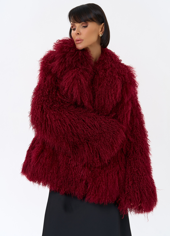 Красная шуба из ламы модель № 31832 универмаг малина