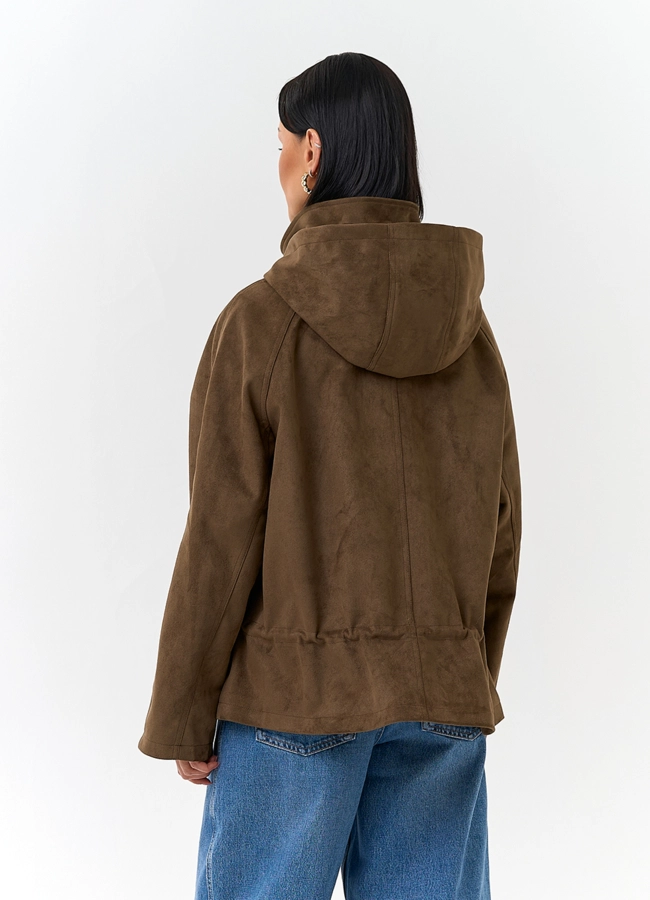 фото Женская утепленная куртка из эко замши с капюшоном модель № 32841