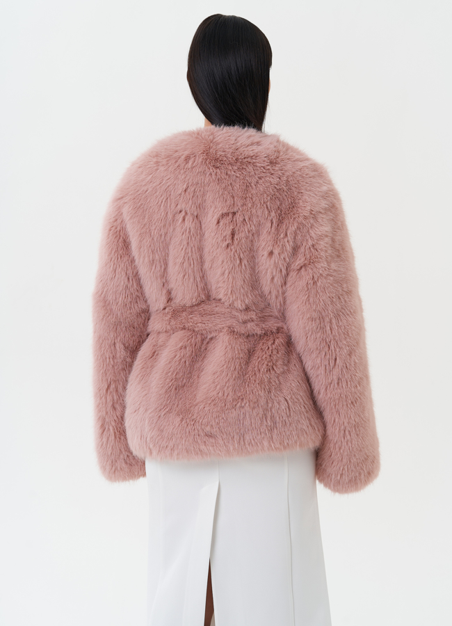 Шуба из эко песца в нежно-розовом цвете модель № 31264 в кредит