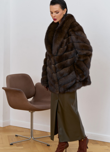 Женская шуба из соболя с воротником шаль