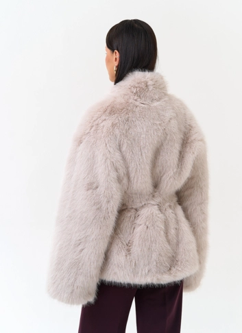Женская шуба из эко меха фото