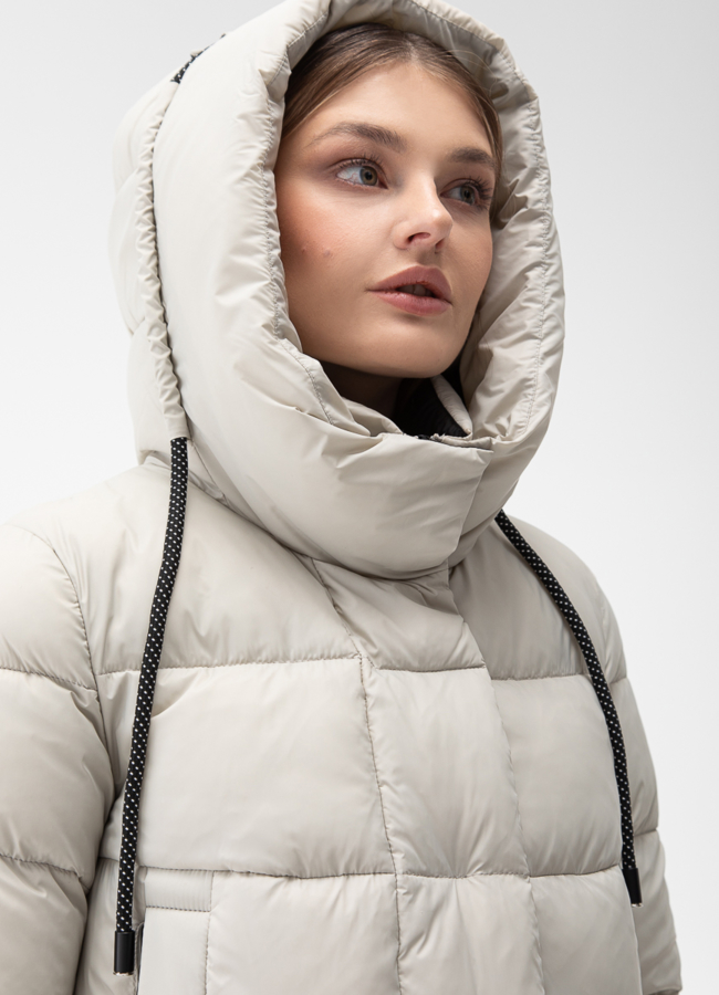 Пуховик женский с капюшоном  модель № 28011 универмаг малина