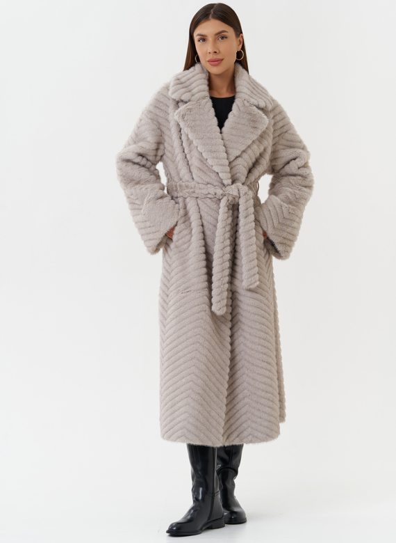 Женское пальто из эко меха с поясом