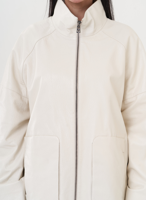 Удлиненная куртка из натуральной кожи белого цвета