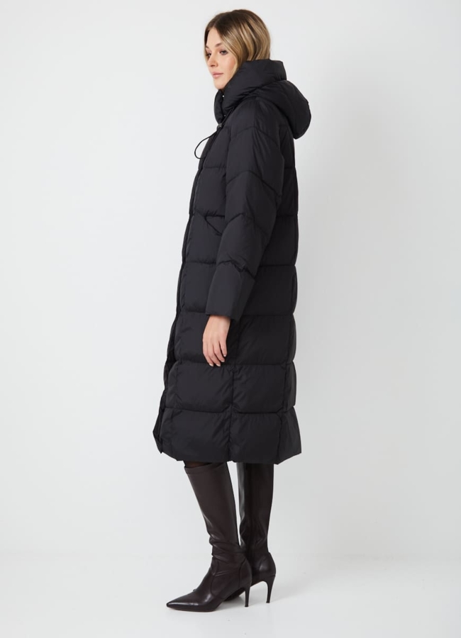 Женский пуховик черного цвета с капюшоном модель № 31152 универмаг малина