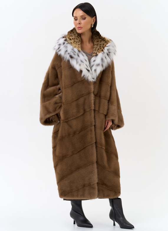 Шуба из меха норки с капюшоном из меха рыси