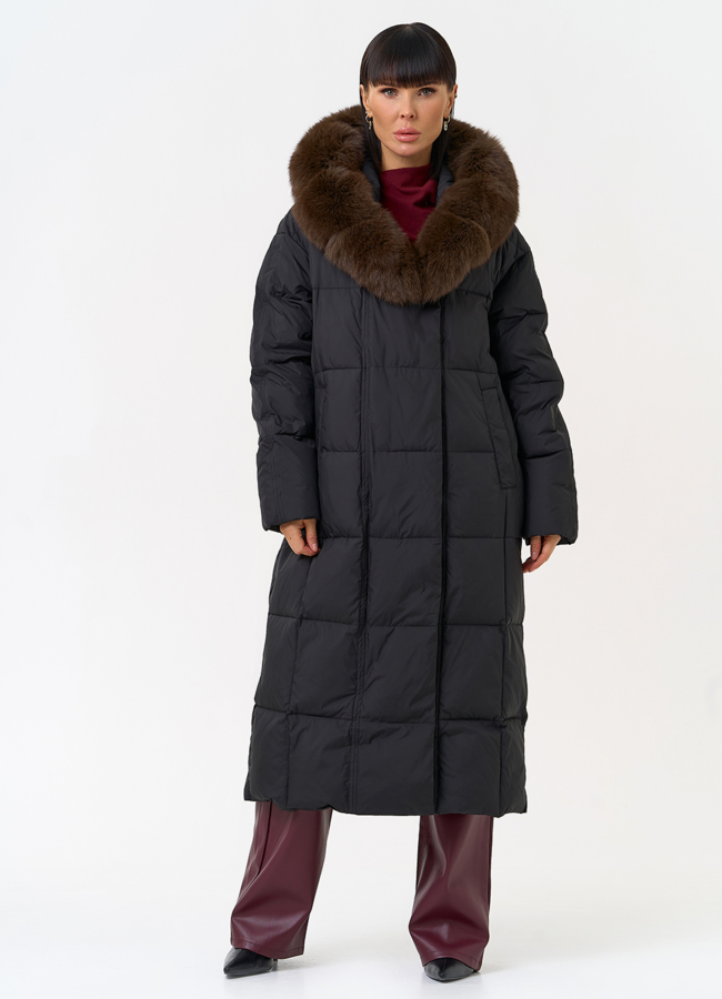 Женский пуховик черного цвета с капюшоном из меха песца модель № 31614 в рассрочку