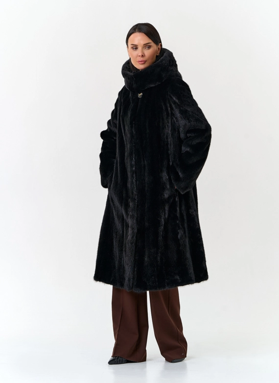 Шуба из меха норки с капюшоном