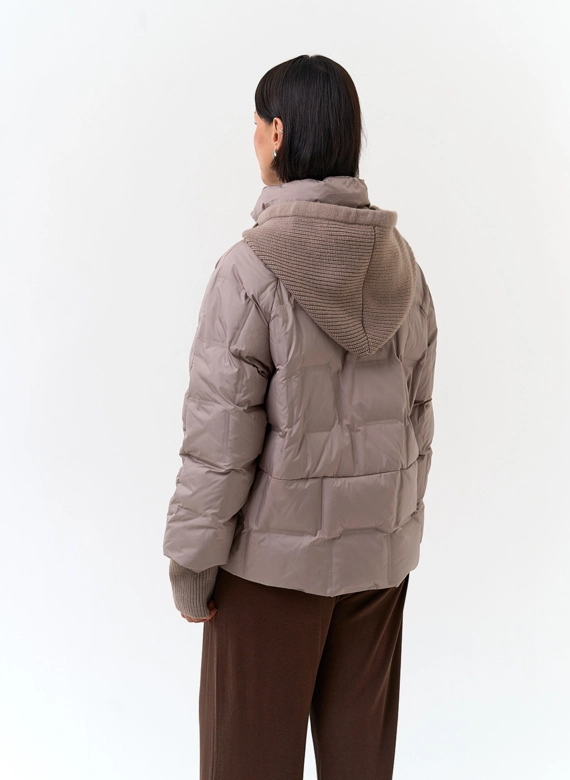 Женская куртка с трикотажным капюшоном