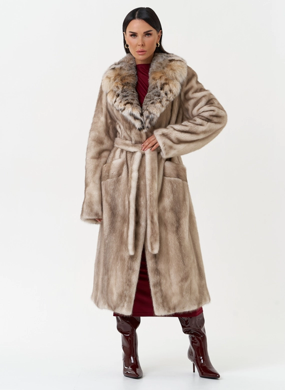Женская шуба из меха норки с воротником из меха рыси