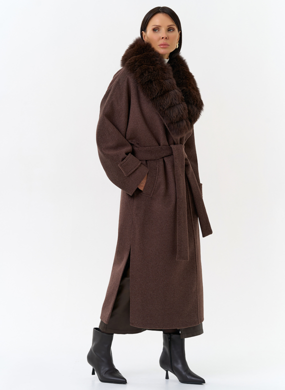 Женское утепленное пальто с отделкой из меха песца