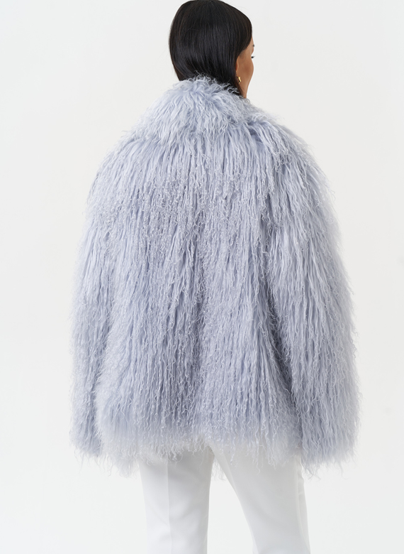 Женская шуба из меха ламы