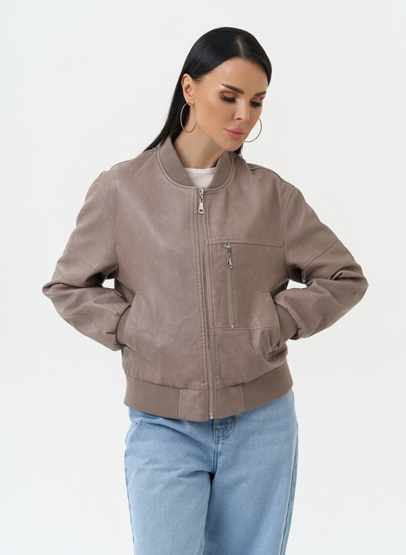 Куртка бомбер из эко кожи бежевого цвета