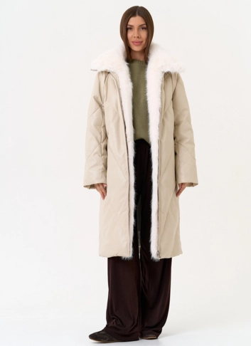 Женский пуховик из эко кожи с отделкой из эко меха