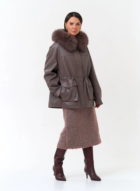 Женская утепленная куртка из эко кожи с капюшоном фото