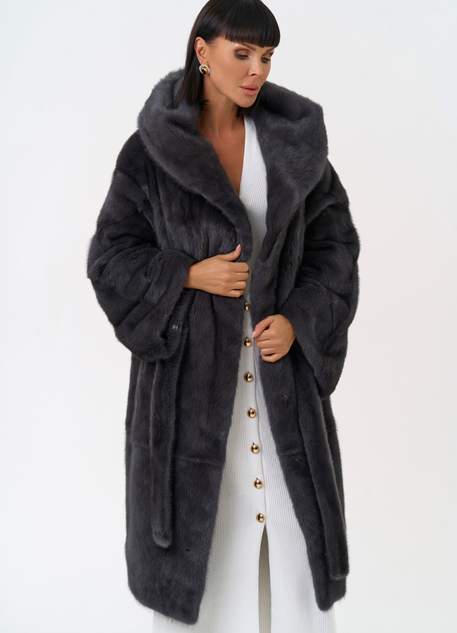 Женская шуба из меха норки с капюшоном  модель № 30673 универмаг малина